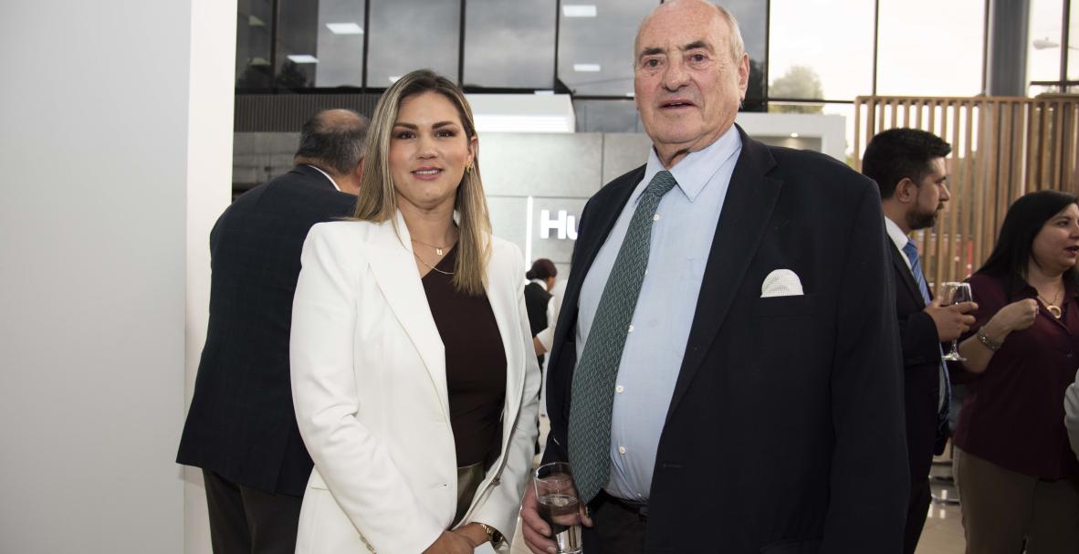 HUNTER ABRE CENTRO DE CONTROL EN QUITO