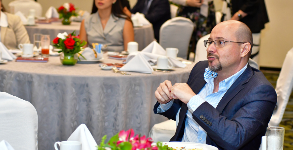 Charla de IA organizada por Unir y Cámara de la Producción