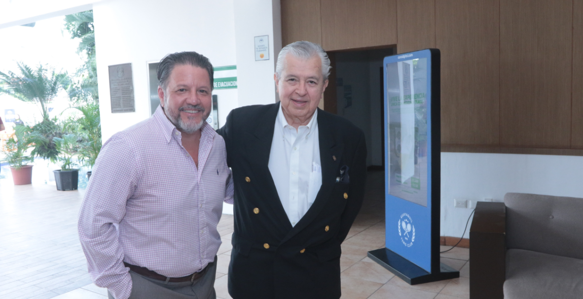 Reunión del Club Rotario Río Guayas en el Anexo del Tenis Club