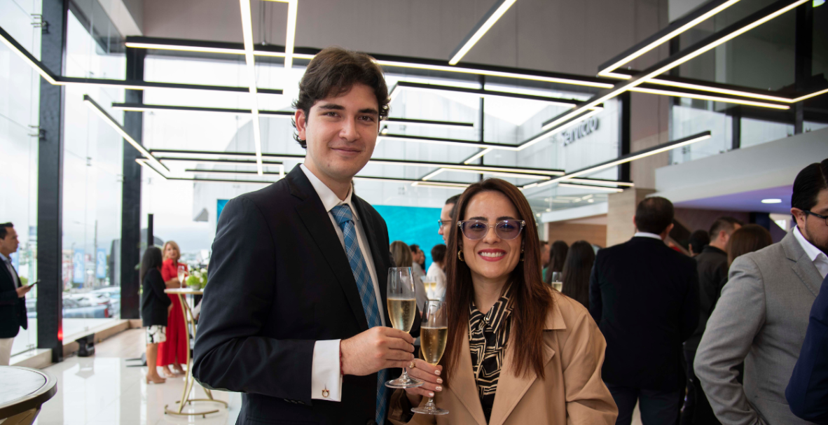 Honda inaugura su concesionario Granados, en Quito, y presenta su Suv Híbrido