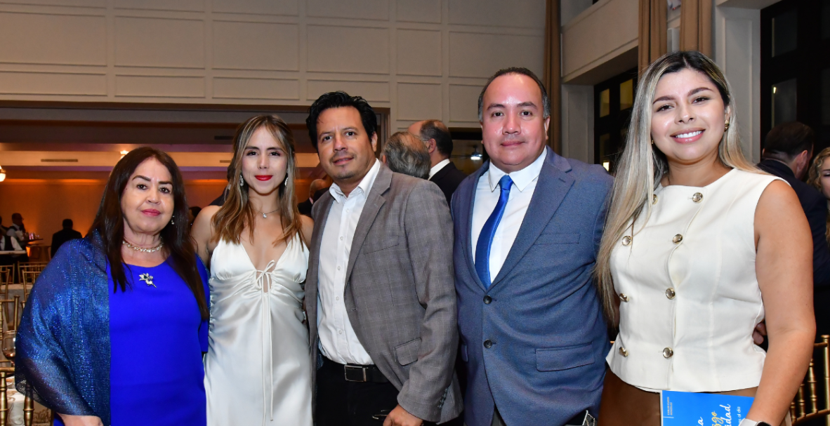 Lanzamiento del libro de Carlos Cueva González, fundador de Difare