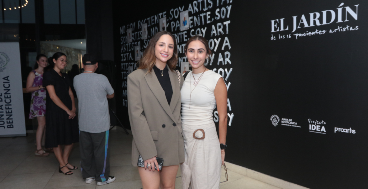 Exposición 'El jardín de los 16 artistas', organizado por la Junta de Beneficencia de Guayaquil en el Country Club
