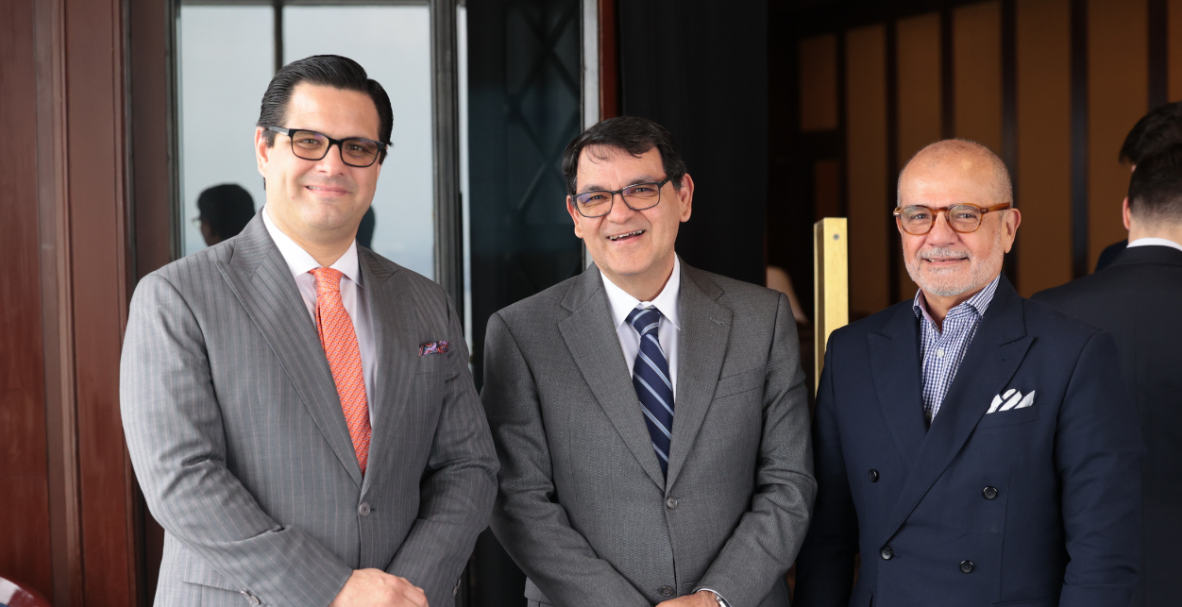 Conferencia ' Arbitraje y psicología', dictada por Alfredo Bullard y organizada por el Bankers Club