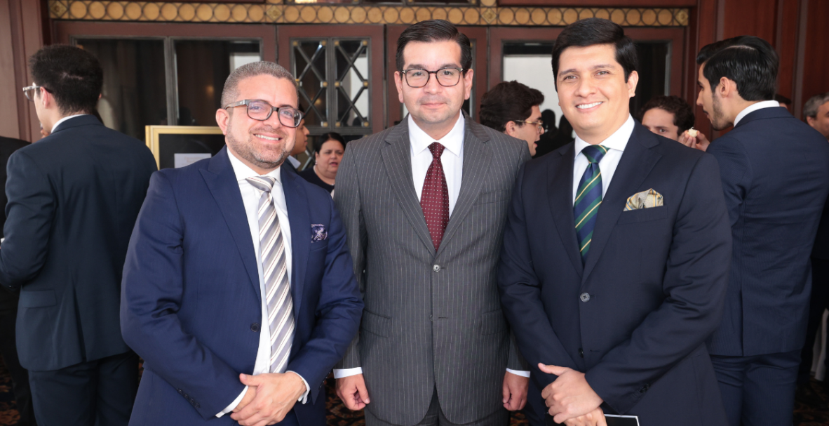 Conferencia ' Arbitraje y psicología', dictada por Alfredo Bullard y organizada por el Bankers Club