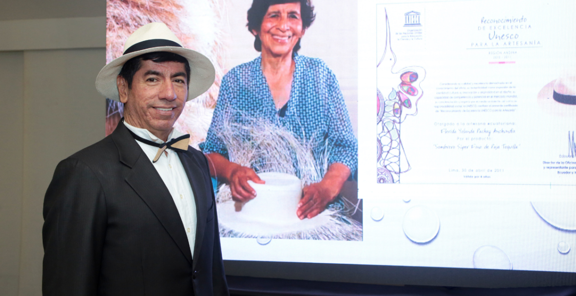 Charla sobre la paja toquilla en el Anexo del Tenis Club, en Samborondón