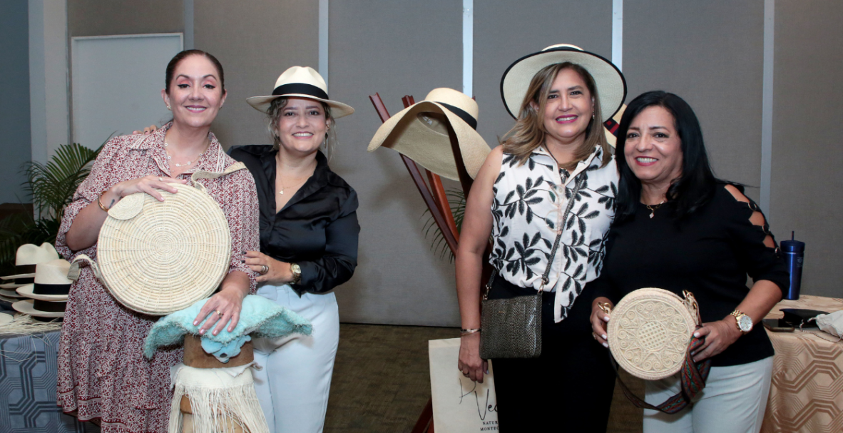 Charla sobre la paja toquilla en el Anexo del Tenis Club, en Samborondón