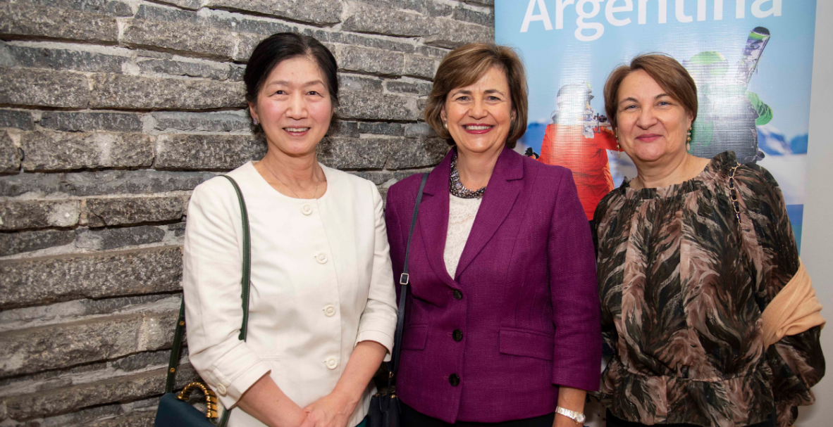 n la residencia oficial, la Embajada de Argentina conmemoró el 209.º aniversario de la Declaración de Independencia de la República Argentina.