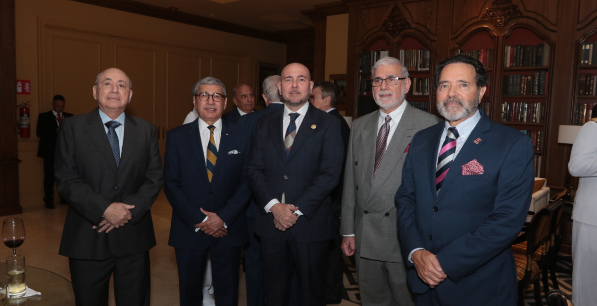 Cofradía Amigos del Mar apoyan la lucha contra la minería ilegal.