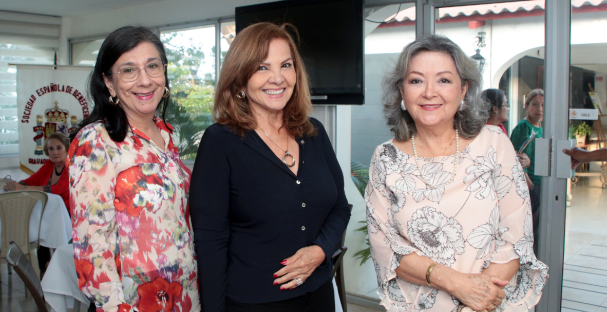 Patty Salcedo y su coro de castañuelas se presentó en Guayaquil