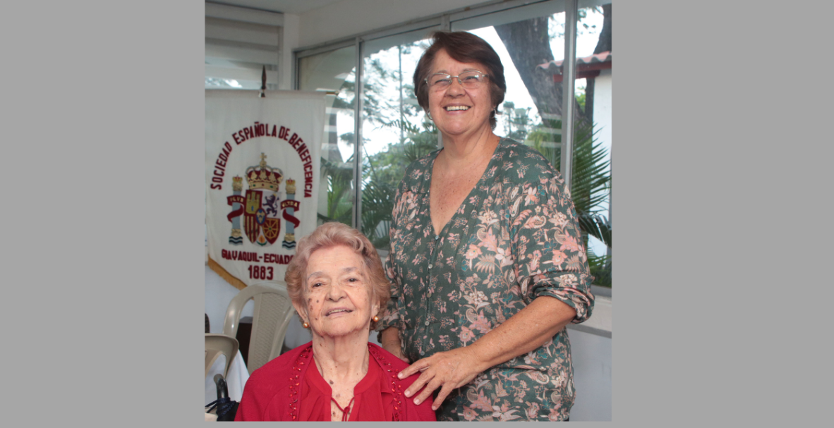 Patty Salcedo y su coro de castañuelas se presentó en Guayaquil