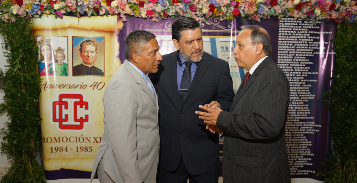Cristóbal Colón, 41 años de graduados
