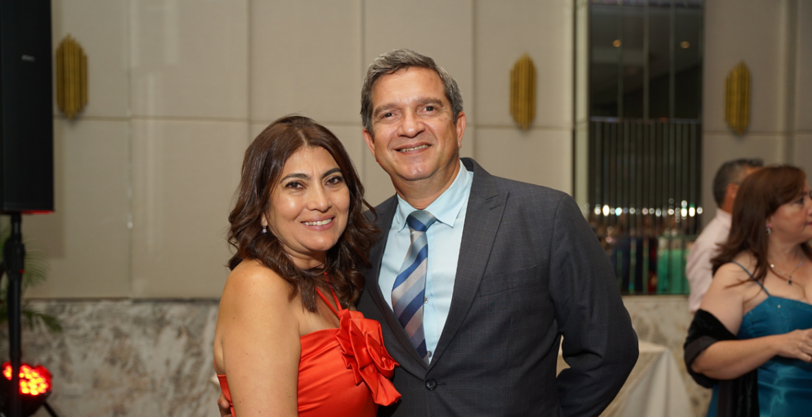 Cristóbal Colón, 41 años de graduados