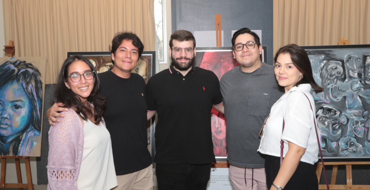 Exposición de Puerto Arte en la iglesia María Madre de Puerto Azul