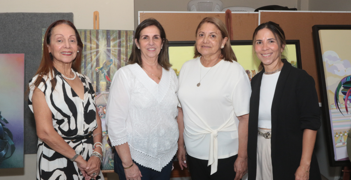 Exposición de Puerto Arte en la iglesia María Madre de Puerto Azul