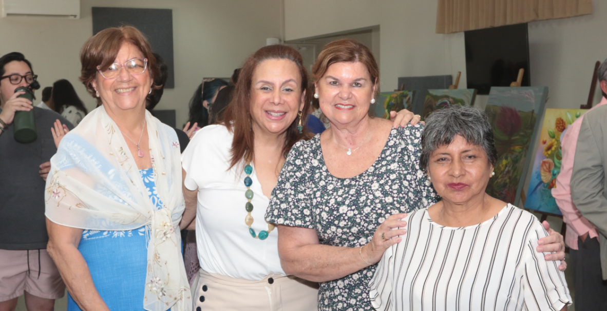 Exposición de Puerto Arte en la iglesia María Madre de Puerto Azul