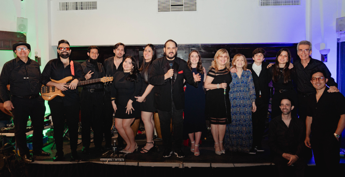 Show musical Versátil Cuatro Generaciones