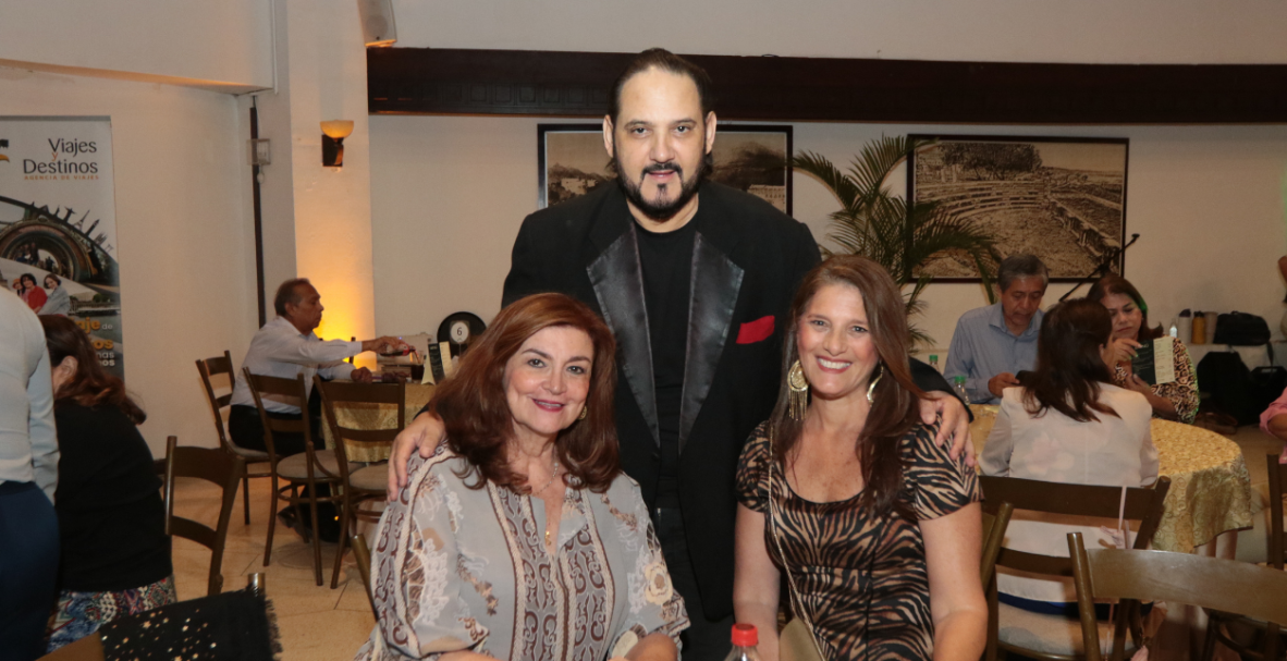 Show musical Versátil Cuatro Generaciones