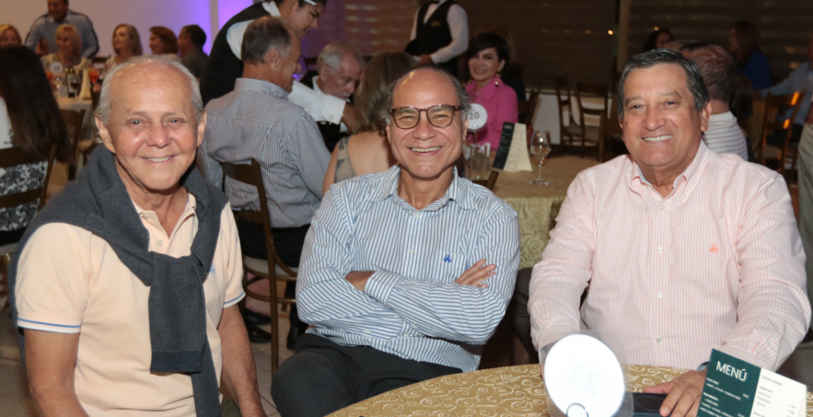 Show musical Versátil Cuatro Generaciones