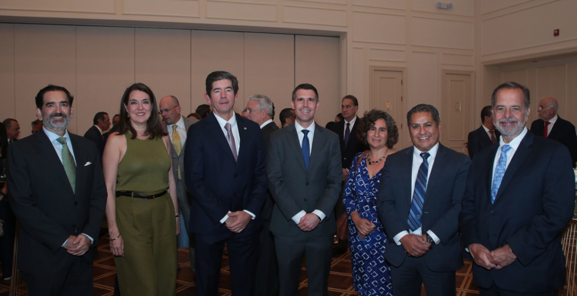 Solca y Mayo Clinic firman convenio