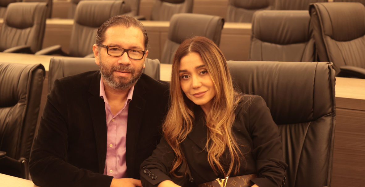 Lanzamiento del libro Pais Borrado, de Ernesto Carrión