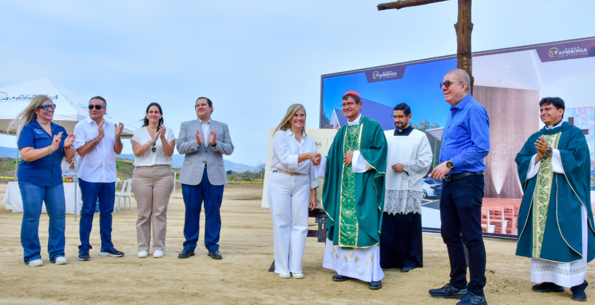 Ambiensa entrega terreno para la construcción de una iglesia en la Nueva Ciudad