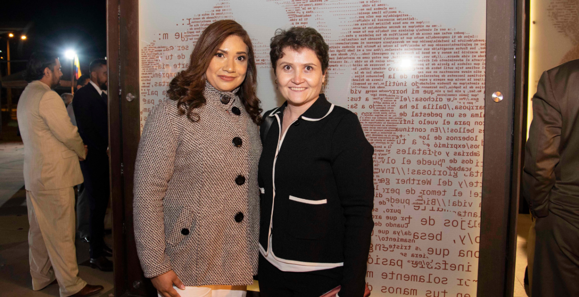 Con un evento solemne, la Embajada de Rusia en Ecuador y la Fundación Cultural Cornejo Luis Enrique develaron el memorial Diálogo de Culturas, en Quito