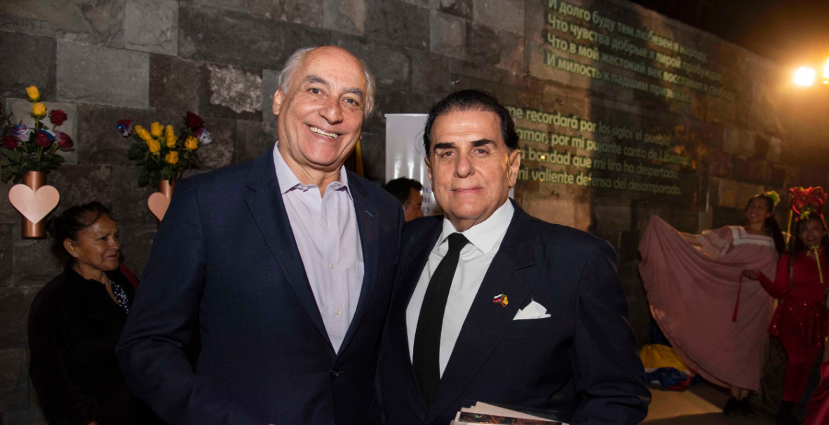 Con un evento solemne, la Embajada de Rusia en Ecuador y la Fundación Cultural Cornejo Luis Enrique develaron el memorial Diálogo de Culturas, en Quito