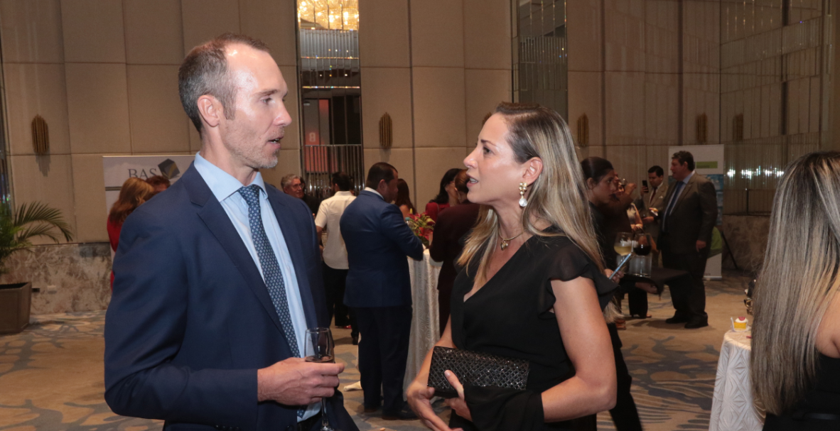 La Embajada de Canadá en Ecuador y la Cámara de Comercio Ecuatoriano-Canadiense de Guayaquil organizaron el cóctel Canadian Business & Diplomacy Night