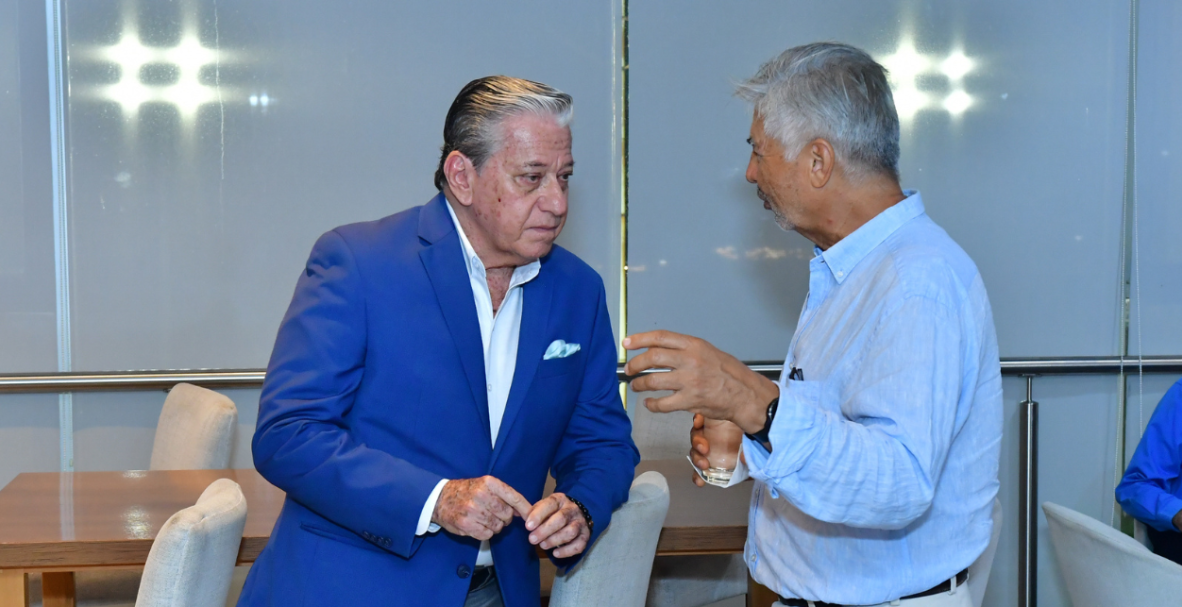 Lanzamiento de Lofton, cómic antibélico de José Neira Rizzo