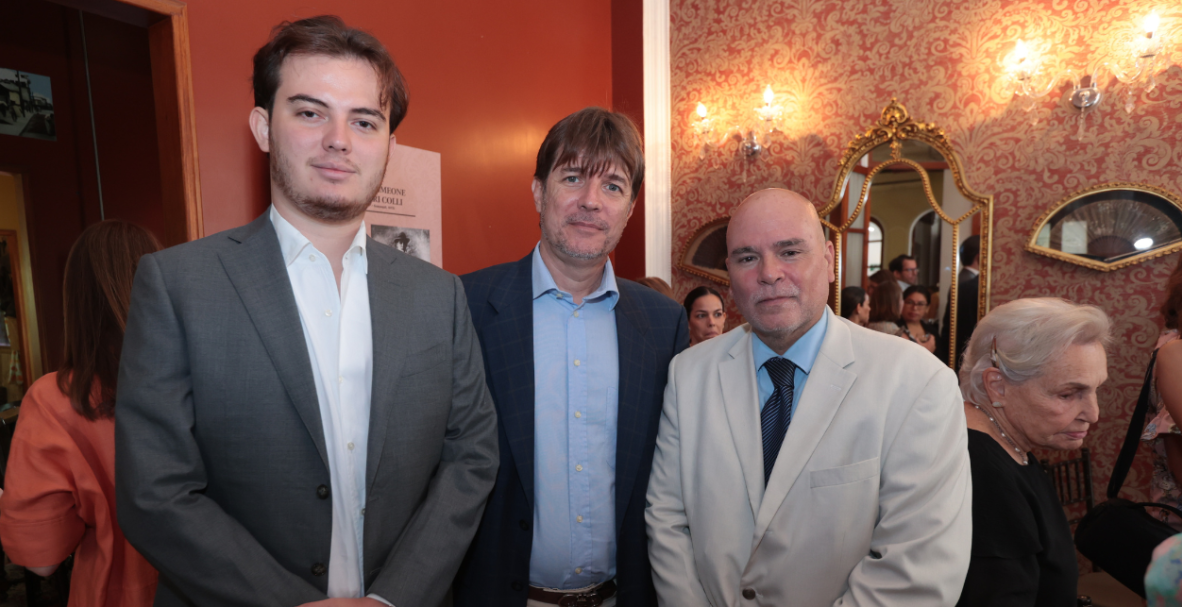 Lanzamiento del libro Tierra Hermosa, de Susana Cárdenas