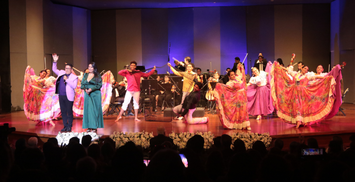 Concierto sinfónico Ecuador, voces y ritmos de América, organizado por el H. Cuerpo Consular de Guayaquil.