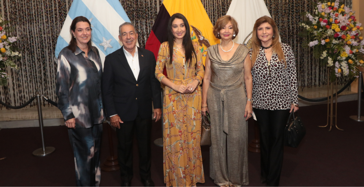 Concierto sinfónico Ecuador, voces y ritmos de América, organizado por el H. Cuerpo Consular de Guayaquil.