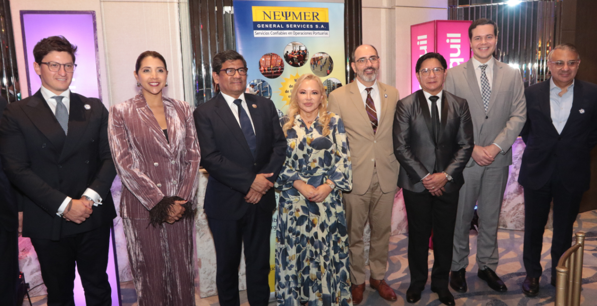 Amcham celebra Navidad en el Hilton Colón