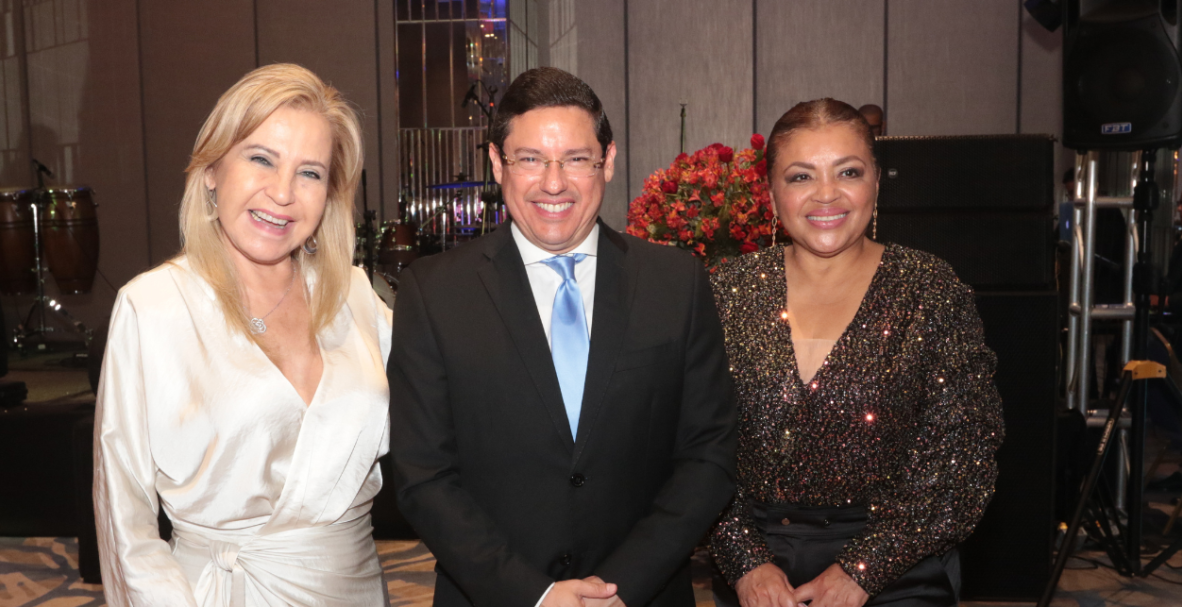 Amcham celebra Navidad en el Hilton Colón