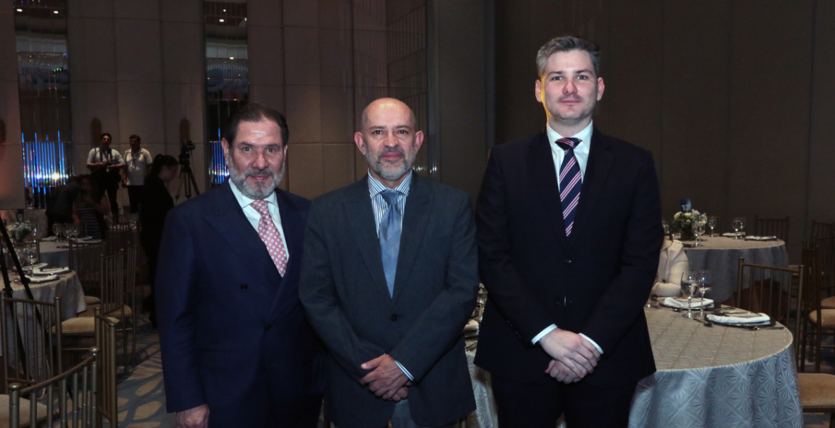 Voces por la Libertad, premios Cámara de Comercio