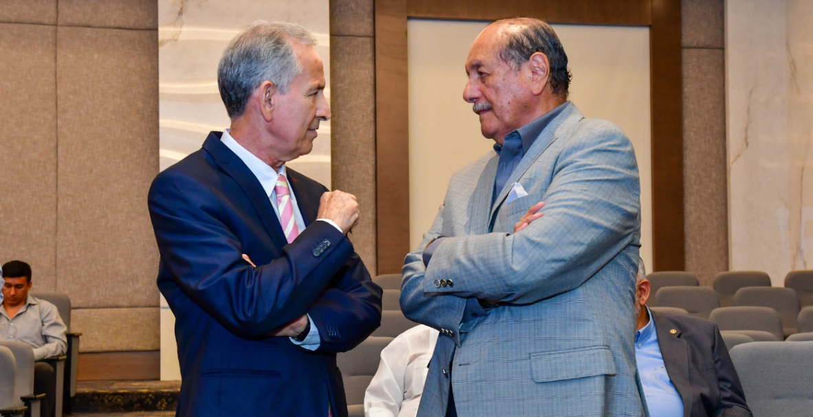 Lanzamiento libro 25 años de la Idola-rización (Alberto Dahik)