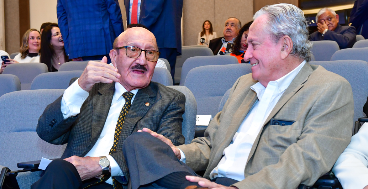 Lanzamiento libro 25 años de la Idola-rización (Alberto Dahik)