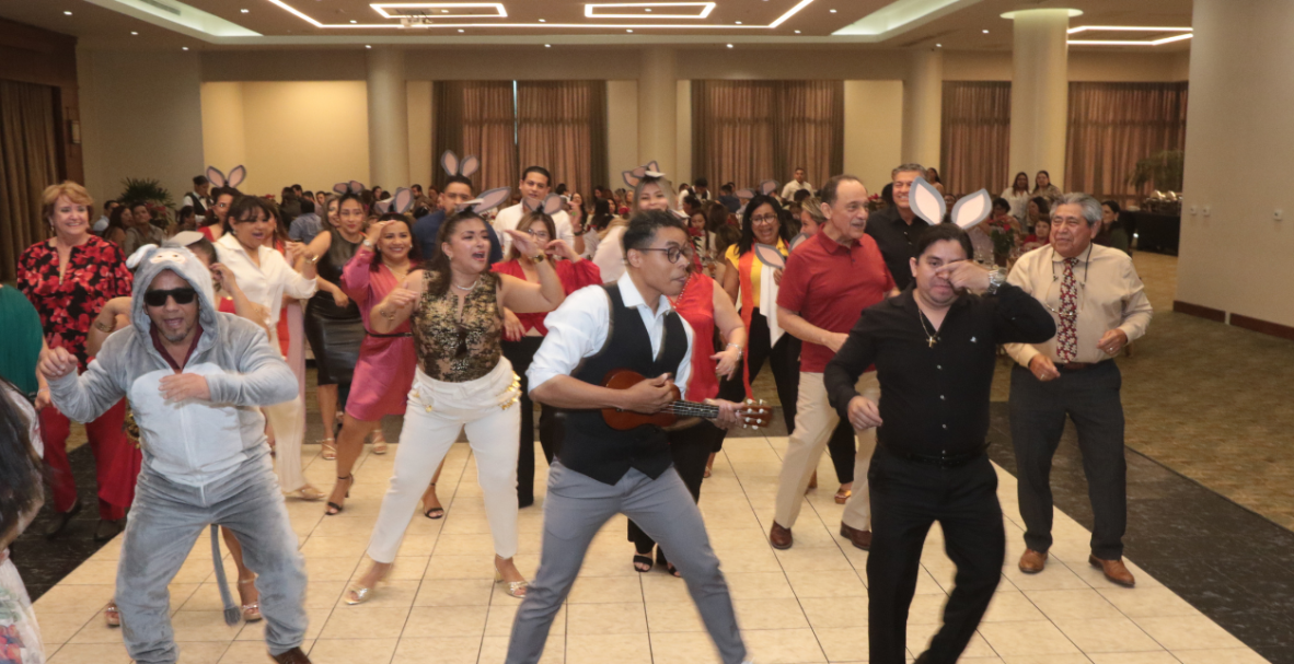 Damas del H. Cuerpo Consular celebran la Navidad con sus colaboradores