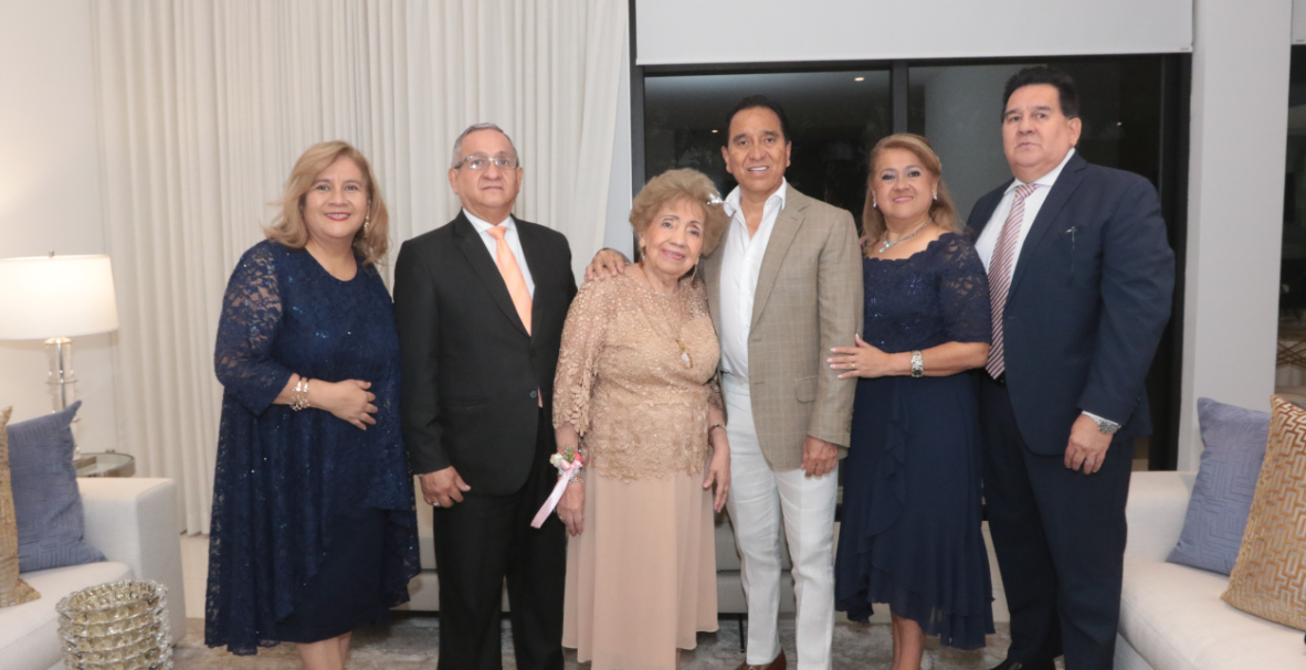 Cumpleaños 90 de Lelia Murillo de Játiva