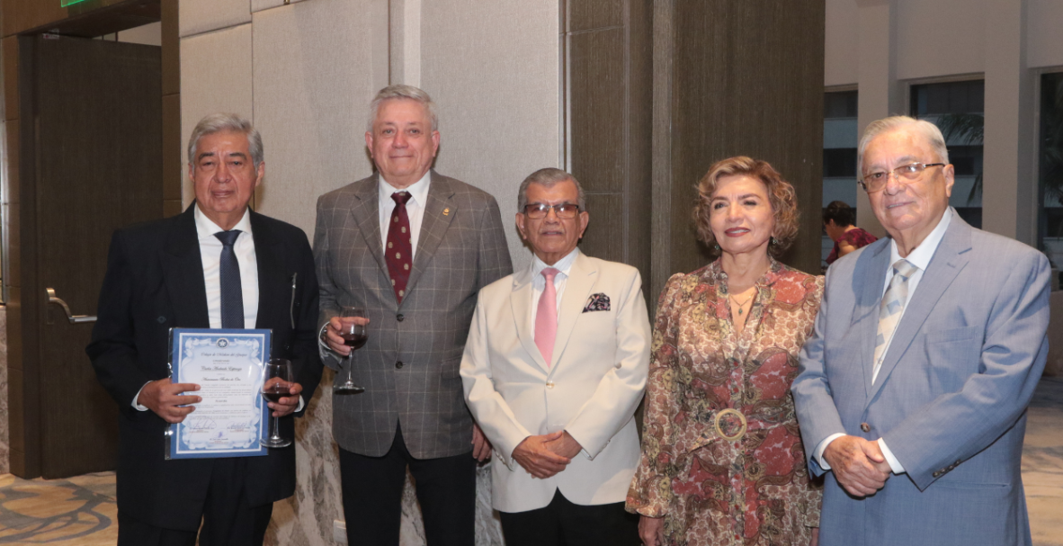 Reencuentro médicos U. de Guayaquil. 50 años