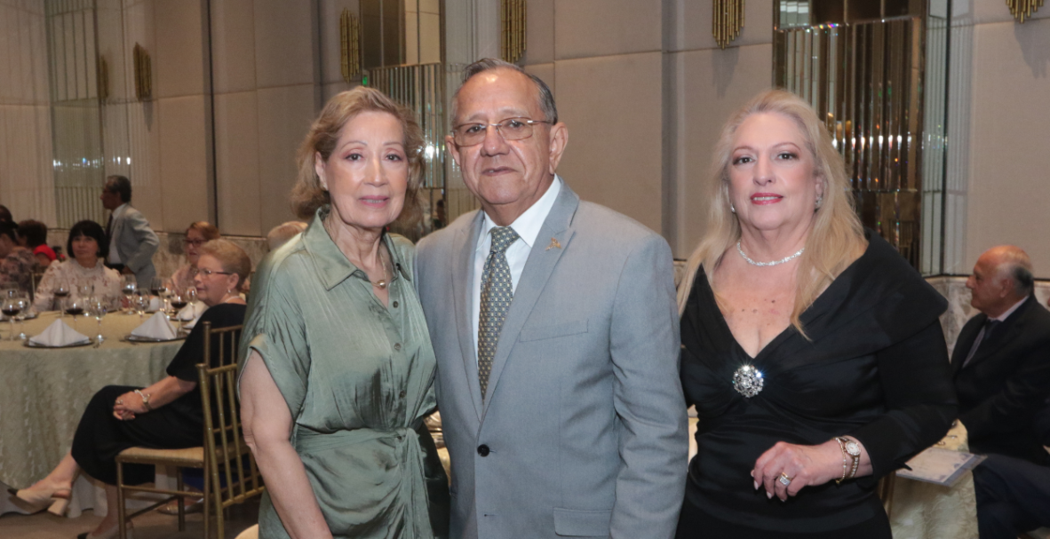 Reencuentro médicos U. de Guayaquil. 50 años