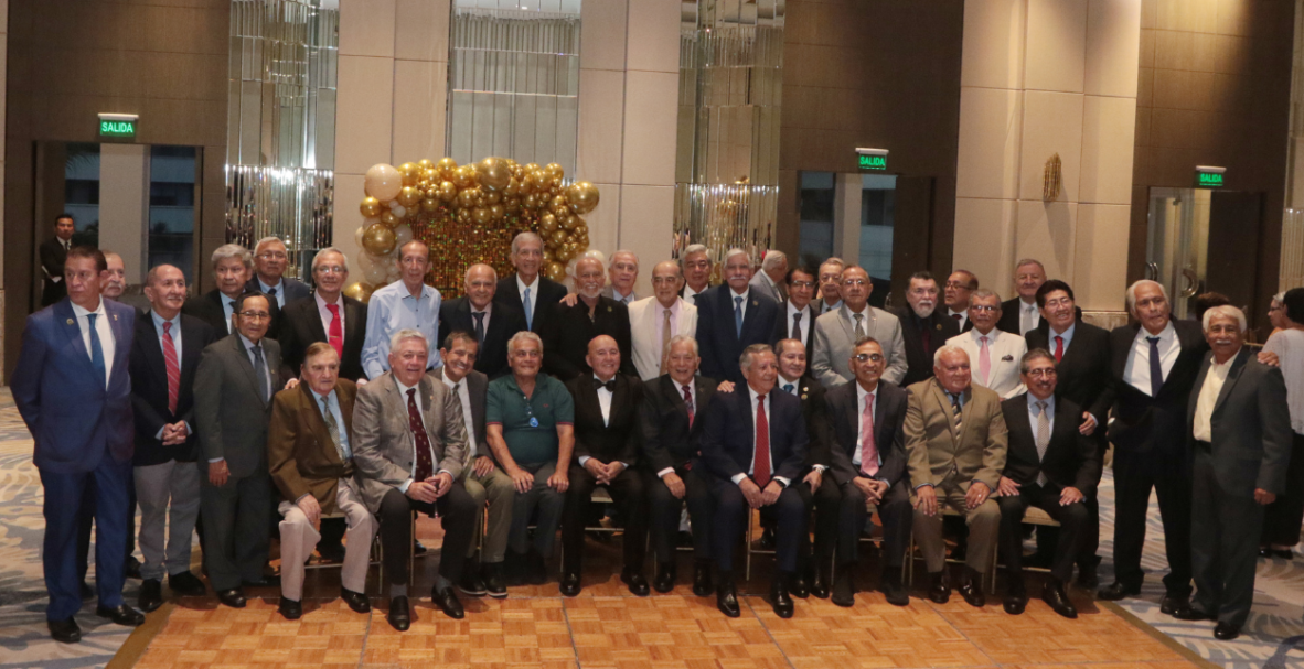 Reencuentro médicos U. de Guayaquil. 50 años