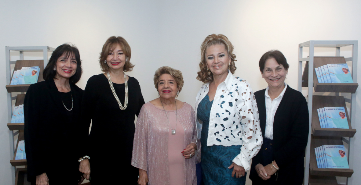 Myrna Jurado de Cobo lanza su libro 
