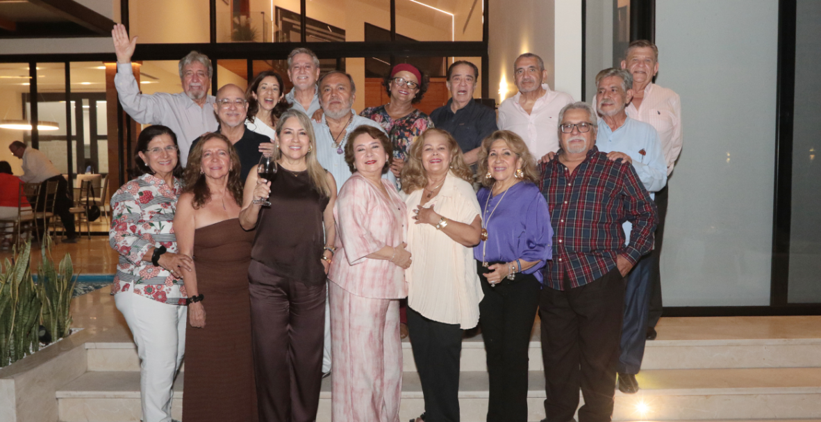 Promoción 85 de abogados graduados en la U. Laica Vicente Rocafuerte