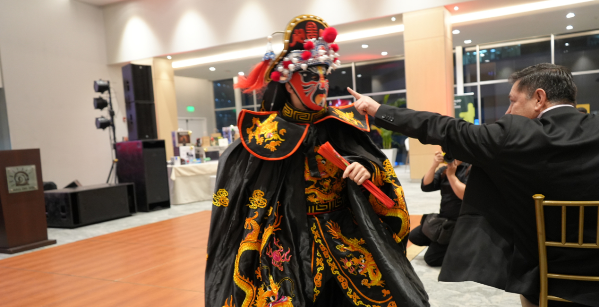 Noche del Caballo de Fuego, por el Nuevo Año chino 2026