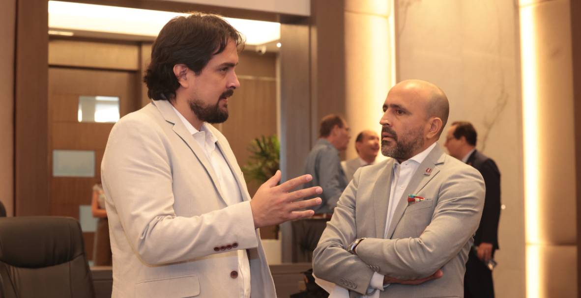 Conversatorio de la Embajada de Italia con sus ciudadanos en la UEES