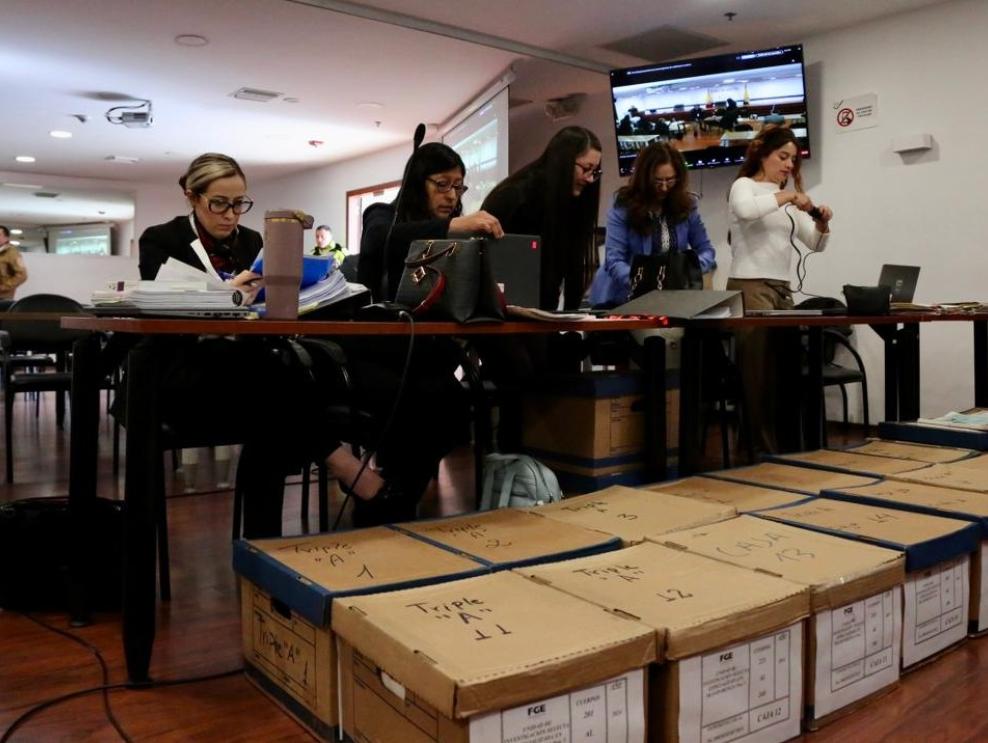 Triple A: Juicio en Cárcel, Defensa en Crisis