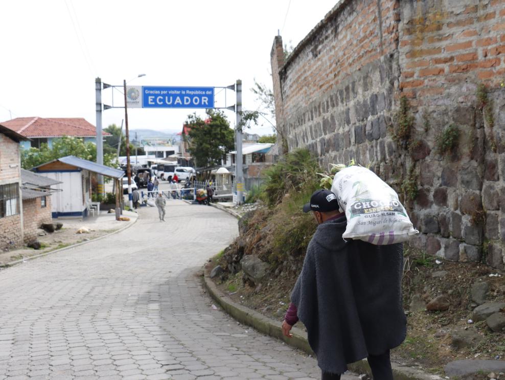Frontera Fantasma: El Contrabando Florece Mientras Ecuador y Colombia Negocian