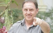 ENTREVISTA ALEX DARIO AGUINAGA

PERIODISTA: JERSON RUIZ



25 JULIO  del 2018, MARIUXI CACERES, Guayaquil-Ecuador

Agencia (ag-expreso)