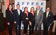 Caterina Costa de García, Robert Wright,, Esperanza de González, Lilianne Enz de Wright, Guillermo Wright, y Alberto Rigaíl.